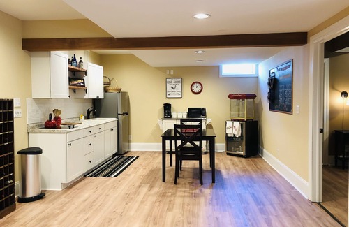 Ballston Spa Apartment | 10 mins. to downtown Saratoga and SPAC. 1,000 sq. ft. Spacious and quiet.