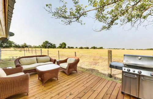 Coupland House | 10 mins to Samsung Taylor -Home in Coupland, Texa