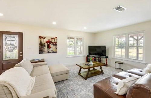 Coupland House | 10 mins to Samsung Taylor -Home in Coupland, Texa