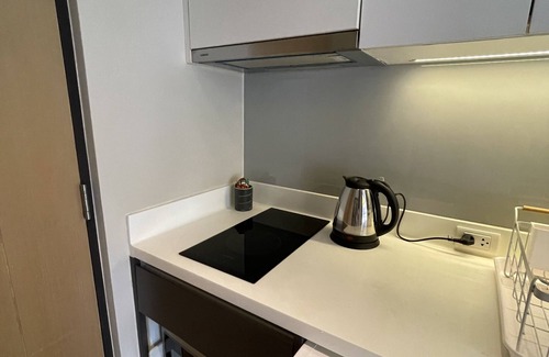Asoke Condo | 10 mins to Terminal21! 4 Pax Group condo with Pool&Gym