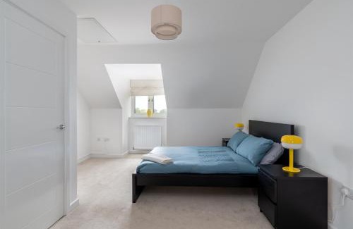 Milton Keynes House | 10 Minutes from Milton Keynes Bowl
