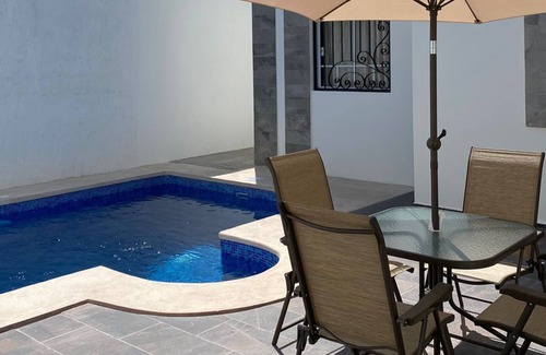 La Paz House | 10 MINUTES FROM THE MALECON DE LA PAZ