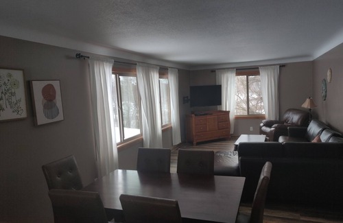 Amery House | 10 minutes to Casino! Cozy house in beautiful Wisconsin