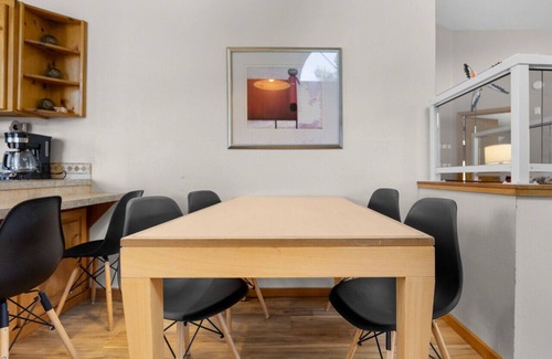 Downtown Cannon Beach Cottage | 10 Pelican View: Coastal Charm | Walk to Beach | Dog-Friendly