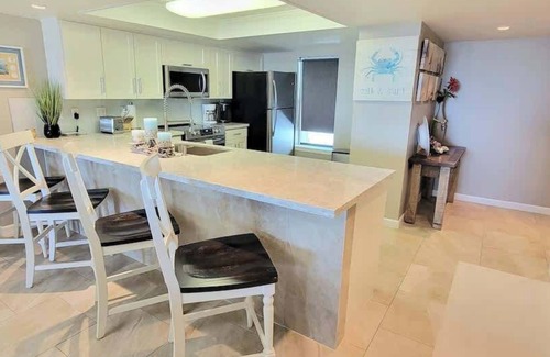 South Padre Island Condo | * 10 people * On Beach Incredible Views * Remodel