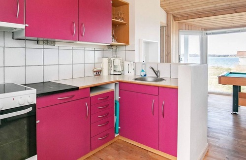 Hvalpsund House | 10 person holiday home in Farsø