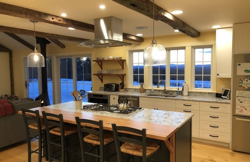 Enfield House | 100 Acres of Privacy & 50-Mile Views