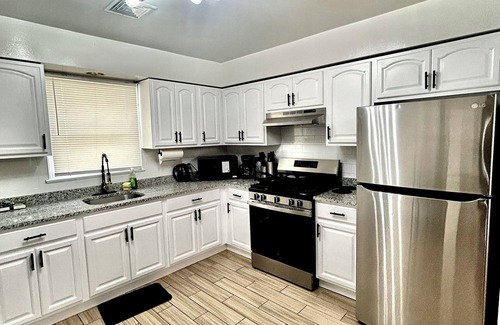 Ironbound District Apartment | 100 Dollars Off October! NYC, JFK, EWR, Newark, Times Square