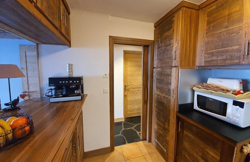 Meribel Centre Apartment | 100 m2 ski-in ski-out, close to the center and in a quiet area - Meribel label