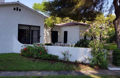 El Roc de Sant Gaieta House | 100 meters from the beach with barbecue