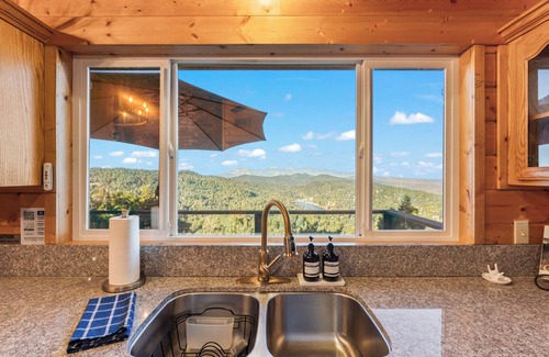 Crestline Cabin | 100-Mile View, 0.5 Acre, Sauna, BBQ, Deck, W&D, Parking, Family-Friendly