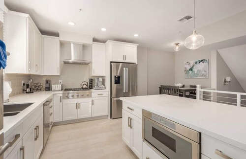 Peaceful Valley House | 1009 Beautiful luxury condo in heart of Scottsdale