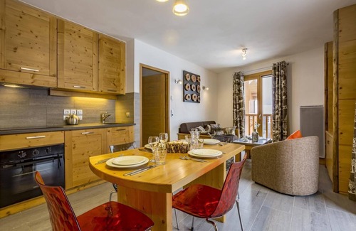 Les Brevieres Apartment | 100m from ski lifts, fitness, swimming pool, sauna, hammam, balcony, tv, 80m², Tignes
