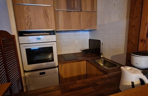 Les Deux Alpes Apartment | 100m from ski slopes, 1st floor, view ski slopes, balcony, tv, ski locker, 32m², Les 2 Alpes