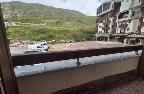 Tignes Apartment | 100m from ski slopes, 1st floor, balcony, tv, ski locker, 21m², Tignes