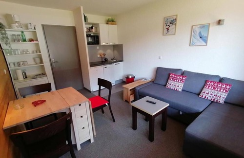 Montalbert Apartment | 100m from ski slopes, 2nd floor, balcony, tv, ski locker, 27m², Montalbert