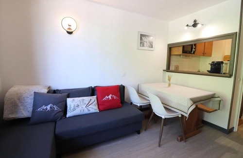 Tignes Apartment | 100m from ski slopes, 2nd floor, balcony, tv, ski locker, 23m², Tignes
