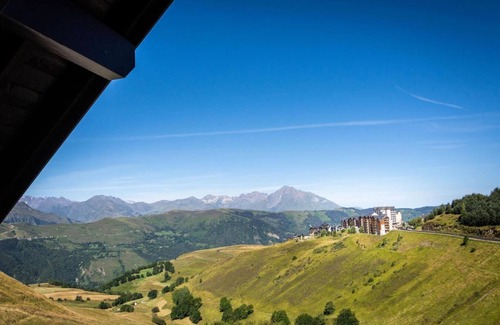 Peyragudes Apartment | 100m from ski slopes, 3rd floor, view valley, balcony, parking, tv, ski locker, 80m², Peyragudes