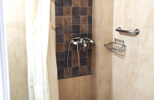 Kamena Vourla House | 102 | Okeania Triple Room Ground Floor