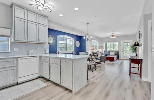 Branson West Apartment | 1037 Branson Luxury Retreat-Golf view-Silver Dollar city