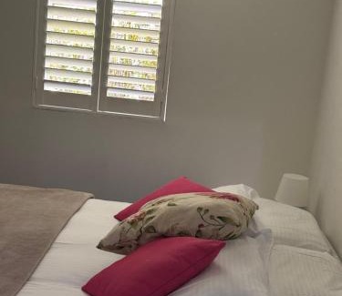 West Bathurst Apartment | 105B Mitre st Studio Apartment