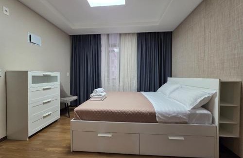 Almaty District Apartment | 108 Хайвилл 2х на 1-6 гостей с 2-мя кроватями и раскладной диван
