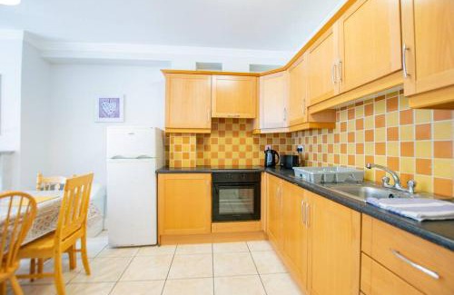 Galway City Centre House | 108 - 5 Bed Townhouse by Shortstays