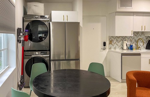 South Pointe Condo | 108 - Sofi Studio Condo near Beach, Heated Pool!