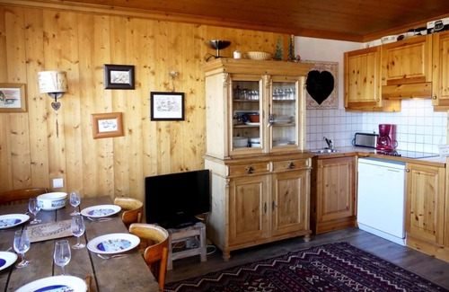 Meribel-Mottaret Apartment | 10m from ski slopes, 9th floor, balcony, ski locker, 40m², Méribel-Mottaret