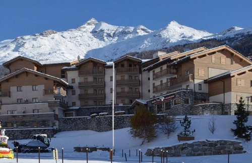 Val Cenis Apartment | 10m from ski slopes, terrace, parking, tv, ski locker, 40m², Val Cenis
