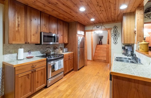 Cashiers Apartment | 10min Dwtn Cashiers 5mn to Silverrun Waterfall