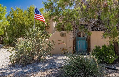 Corrales House | 10min to Albuquerque Balloon Park-Corrales Oasis, 5 night minimum booking!