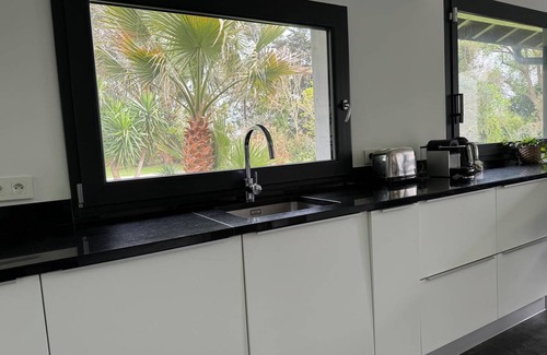 Angresse House | 10mn from HOSSEGOR Villa Casa Calabasas with swimming pool and jacuzzi sleeps 9