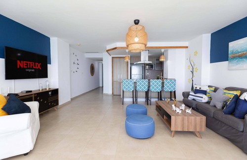 Villas Del Mar Apartment | 10thFloor PanoView| Beachfront| Pool| FullKitchen