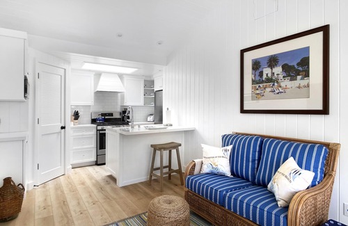Laguna Beach Cottage | 11/16 to 1/5 SPECIAL 90/nt GORGEOUS COTTAGE! 1 BLOCK TO THE BEACH!