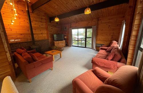 Hanmer Springs House | 11 Alpine Avenue