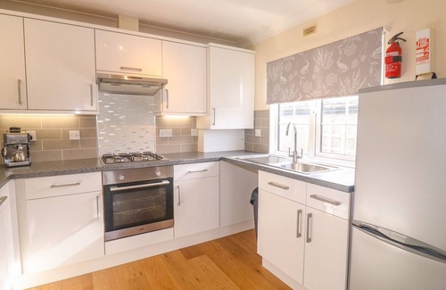 Padstow Cottage | 11 PENDARVES, pet friendly, with a garden in St Merryn
