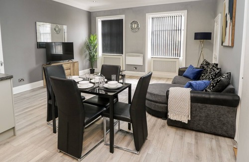 Wakefield Apartment | 11, ST. JOHN'S NORTH APARTMENTS, romantic, with a garden in Wakefield
