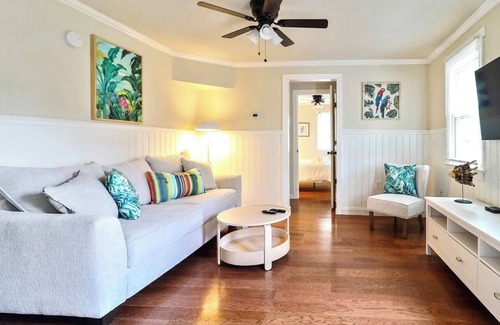 Norfolk Apartment | 110 Year Old Beach House - Hot Tub/Sauna/Grills!