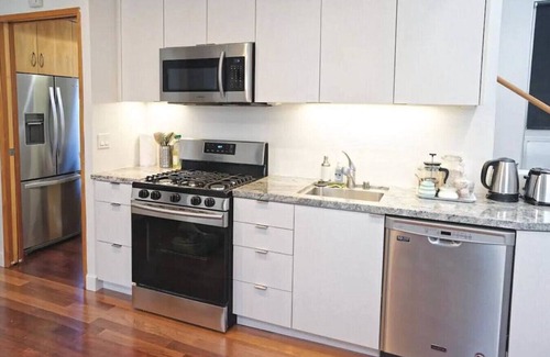 East Village Apartment | 11th Ave · Includes 2 Surfboards In the Heart of San Diego
