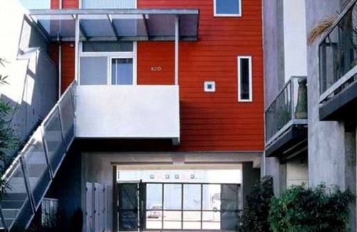 East Village Apartment | 11th Ave · Includes 2 Surfboards In the Heart of San Diego
