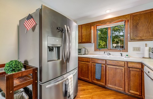 Beech Mountain House | 12-acre mountain-view retreat with private hot tub, fireplace & club pool access