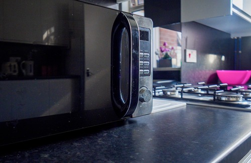 Stoke-on-Trent Apartment | 12 Cornwallis Lodge Family Room 1