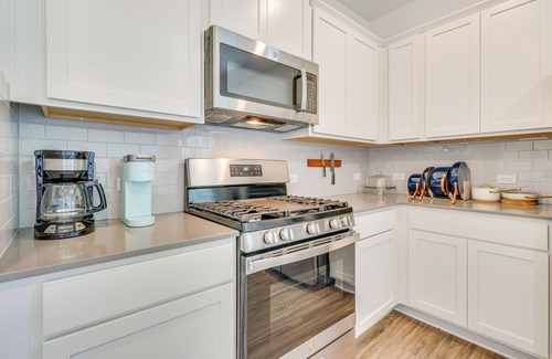 Stony Ridge North House | 12 Mi to Dtwn Austin: Quiet Home w/Patio & Yard