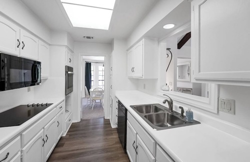 Blossoms Park House | 12 Mins to airport