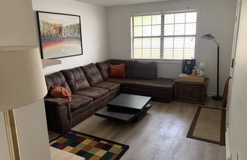 Parkwood Estates House | 12 minutes from downtown(without traffic)