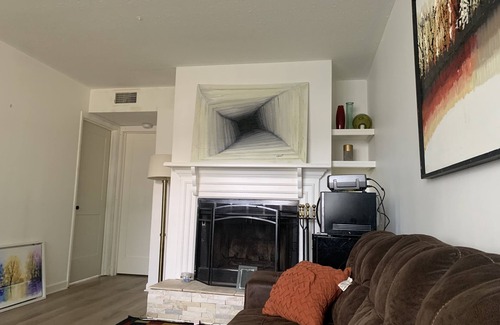 Parkwood Estates House | 12 minutes from downtown(without traffic)
