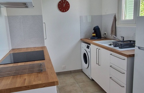 Faubourg Apartment | 12 minutes from SNCF train station Bright apartment