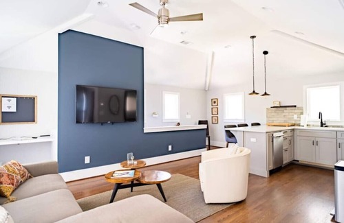 Belmont - Hillsboro Apartment | 12 S Loft Vibe: City Living - Close to Downtown