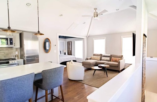 Belmont - Hillsboro Apartment | 12 S Loft Vibe: City Living - Close to Downtown